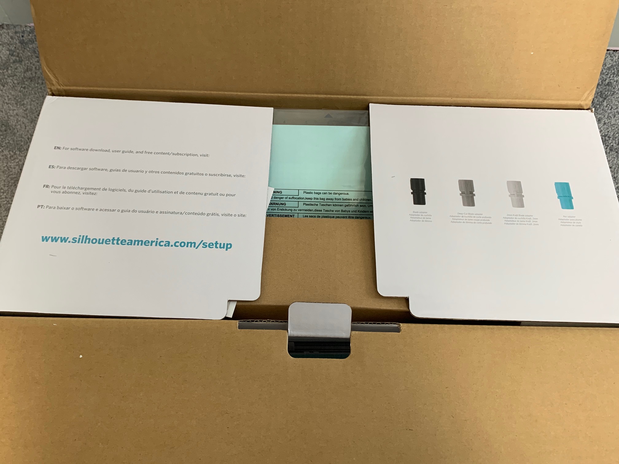 Silhouette Cameo 4 Pro Unboxing & First Cutting Project 